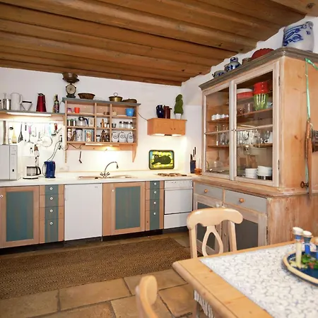 Σπίτι διακοπών Cosy With Gazebo *
